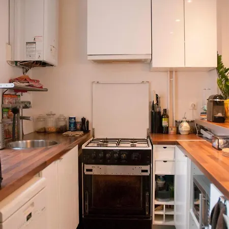 Nice 40 M Bright And Cosy With Wifi In Paris Paris